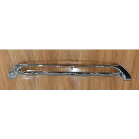 Ornament Grila MERCEDES GLK-CLASS X204 2008->2015 Bandou Grila bara fata inferioara argintiu Perioada 2012 2013 2014 2015