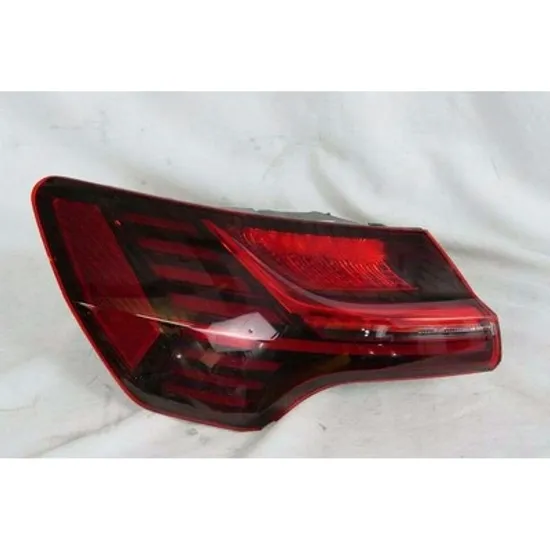 Stop Spate AUDI E-TRON 2018-> Lampa stop spate exterior LED DYNAMIC (MARELLI) STANGA Perioada 2019 2020 2021 2022 2023 2024