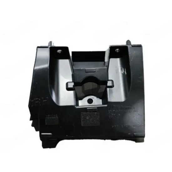 Suport Aripa fata VOLVO XC60 2 2017-> Suport Aripa fata inferioara plastic (bandou) DREAPTA Perioada 2017 2018 2019 2020 2021 2022