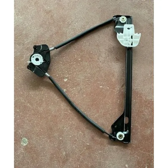 Macara Usa VW TOURAN 2010->2016 Macara usa spate electrica fara motor DREAPTA Perioada 2010 2011 2012 2013 2014 2015