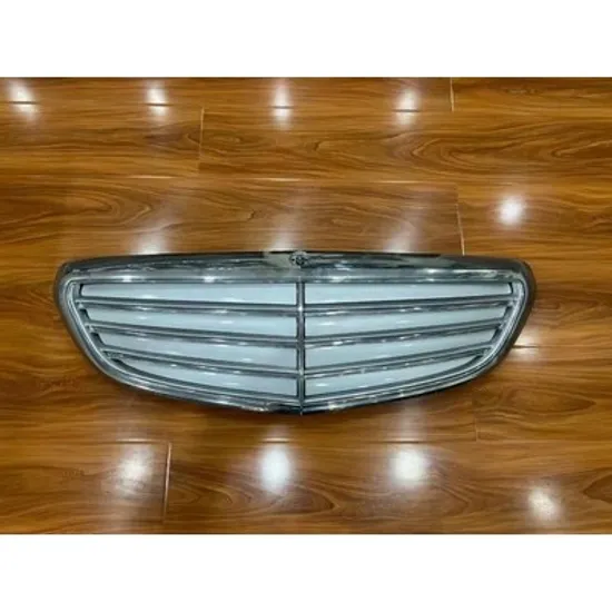 Grila Radiator MERCEDES C-CLASS W205 2013-> Grila radiator completa cromat (EXCLUSIVE) Perioada 2014 2015 2016 2017 2018