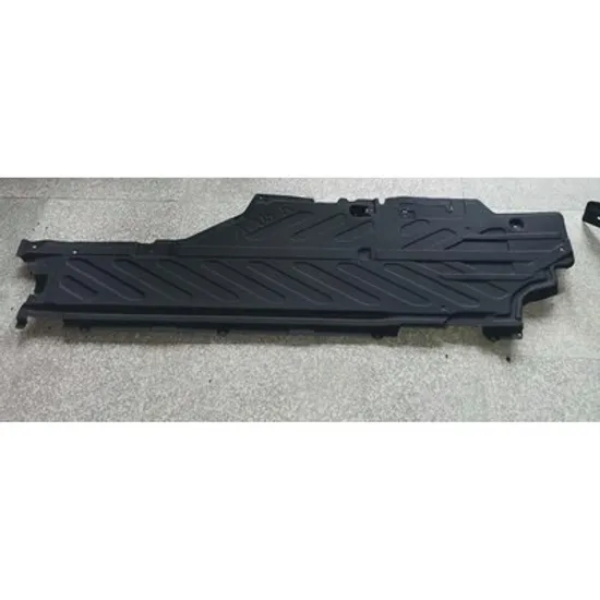 Scut Motor MERCEDES C-CLASS W205 2013-> Scut motor plastic DREAPTA Perioada 2015 2016 2017 2018