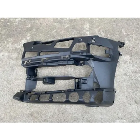 Suport Proiector BMW 5 G30, F90 2016-> Suport proiector fata plastic STANGA Perioada 2016 2017 2018 2019 2020