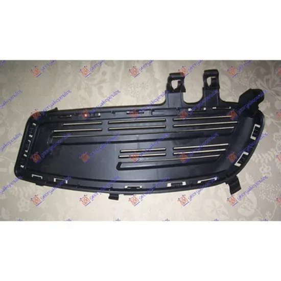 Grila Bara MERCEDES A-CLASS W176 2012->2018 Grila bara fata interioara AMG LINE dreapta 2012->2015 Perioada 2012 2013 2014 2015