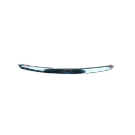 Bandou Capota TOYOTA HILUX 8 2015-> Ornament capota motor cromat Perioada 2015 2016 2017 2018 2019 2020 2021