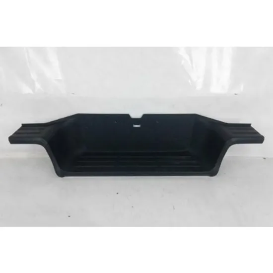 Treapta Bara spate TOYOTA HILUX 8 2015-> Treapta Bara spate plastic Perioada 2020 2021 2022 2023 2024 2025