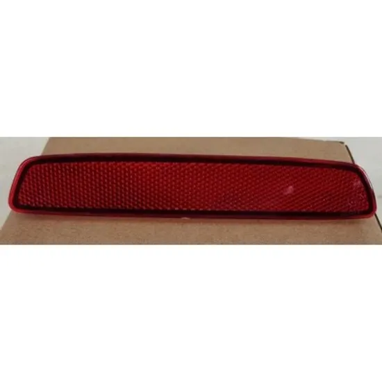 Reflector Spate CHEVROLET TRAX 2012-> Reflector Bara spate DREAPTA Perioada 2012 2013 2014 2015 2016 2017