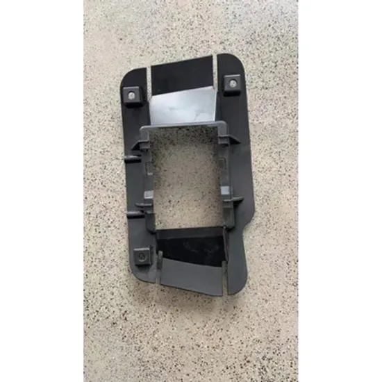Suport Bara spate VOLVO S90 2 2016-> Suport Bara spate interioara plastic STANGA Perioada 2016 2017 2018 2019 2020 2021