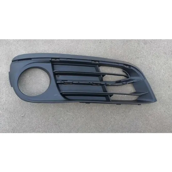 Grila Bara BMW 5 F10 2009->2016 Grila bara fata (MODERN/LUXURY) (cu gaura Proiector) (jumatate inchisa) DREAPTA Perioada 2013 2014 2015 2016