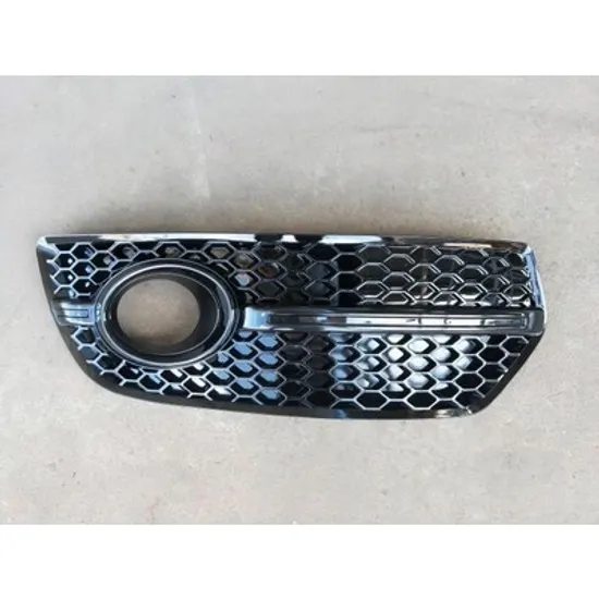 Grila Bara AUDI Q5 8RB 2008->2017 Grila bara fata (cu gaura Proiector) (bandou negru) (S-LOOK) DREAPTA Perioada 2008 2009 2010 2011 2012