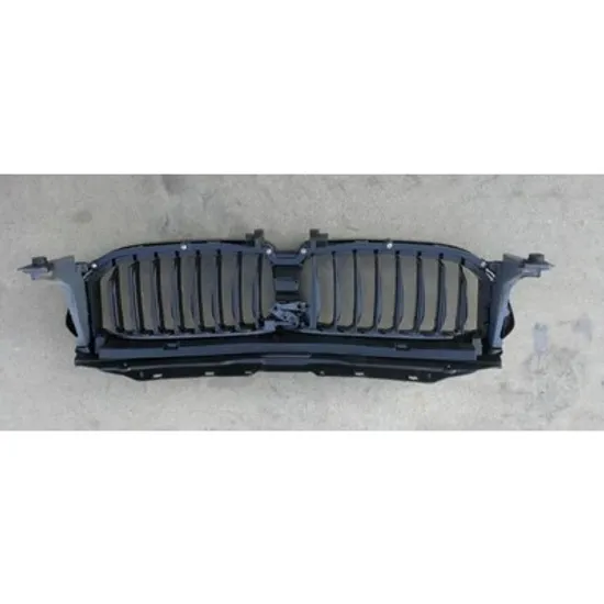 Grila fata BMW 5 G30, F90 2016-> Grila LUXURY LINE Perioada 2016 2017 2018 2019 2020