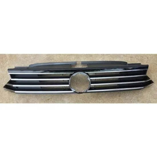 Grila Radiator VW PASSAT B8 2014-> Grila radiator neagra cu ornament cromat (cu far LED) (8 crom) Perioada 2015 2016 2017 2018 2019
