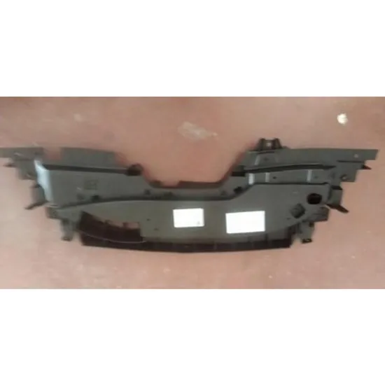 Capac Panou Fata JEEP CHEROKEE 2013-> Acoperire radiator plastic superior (2.4) Perioada 2019 2020 2021 2022 2023 2024