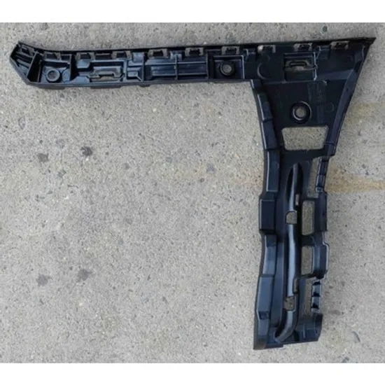 Suport Bara spate MERCEDES C-CLASS W205 2013-> Suport Bara spate lateral plastic (C43 AMG/C63 AMG/C300/C400/350e) STANGA Perioada 2018 2019 2020 2021