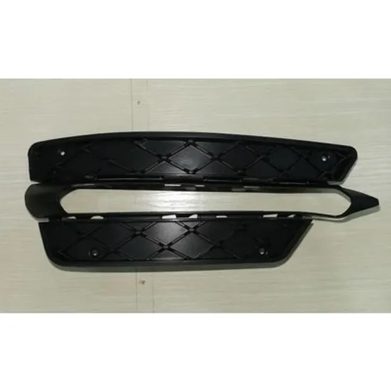 Grila Bara MERCEDES C-CLASS W204 2007->2014 Grila bara fata (cu gauri ornament cromat) DREAPTA Perioada 2011 2012 2013 2014 2015