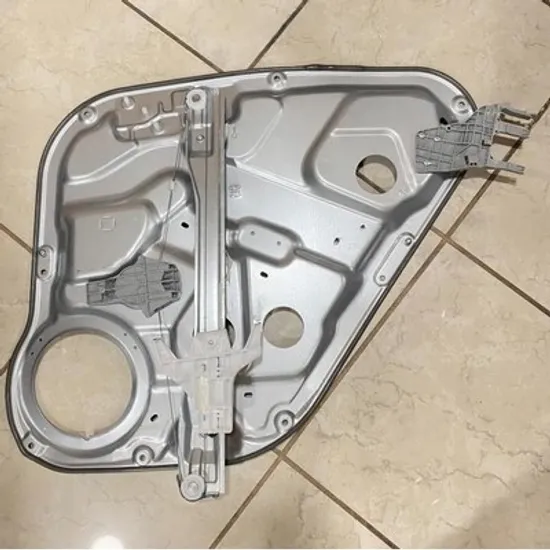 Macara Usa HYUNDAI SANTA FE 2 2005->2012 Macara usa spate electrica fara motor (cu panou) DREAPTA Perioada 2009 2010 2011 2012